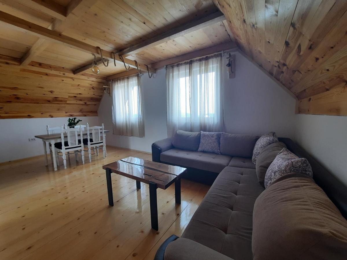 Vila Aleksandar Zabljak  Luaran gambar