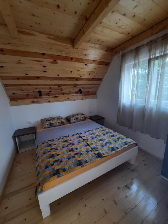 Vila Aleksandar Zabljak  Luaran gambar