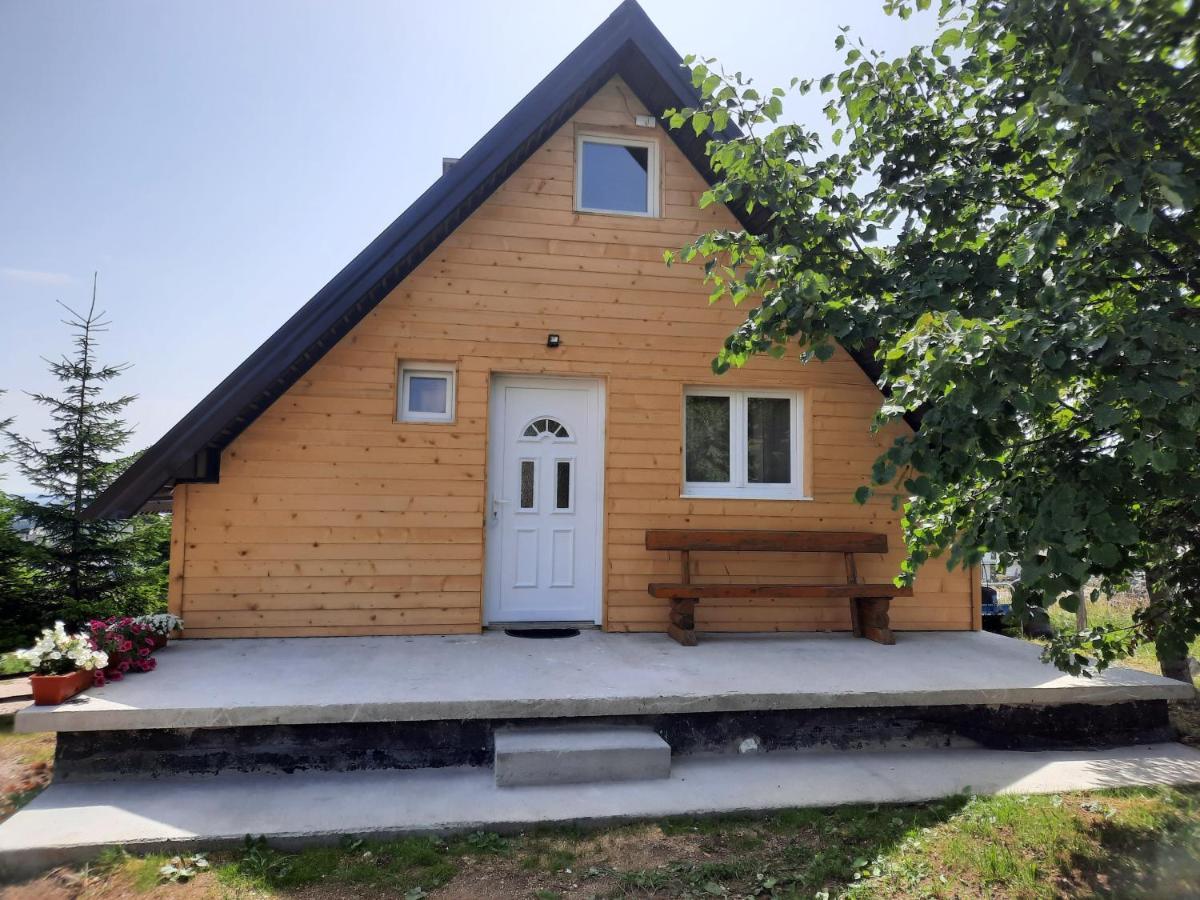 Vila Aleksandar Zabljak  Luaran gambar